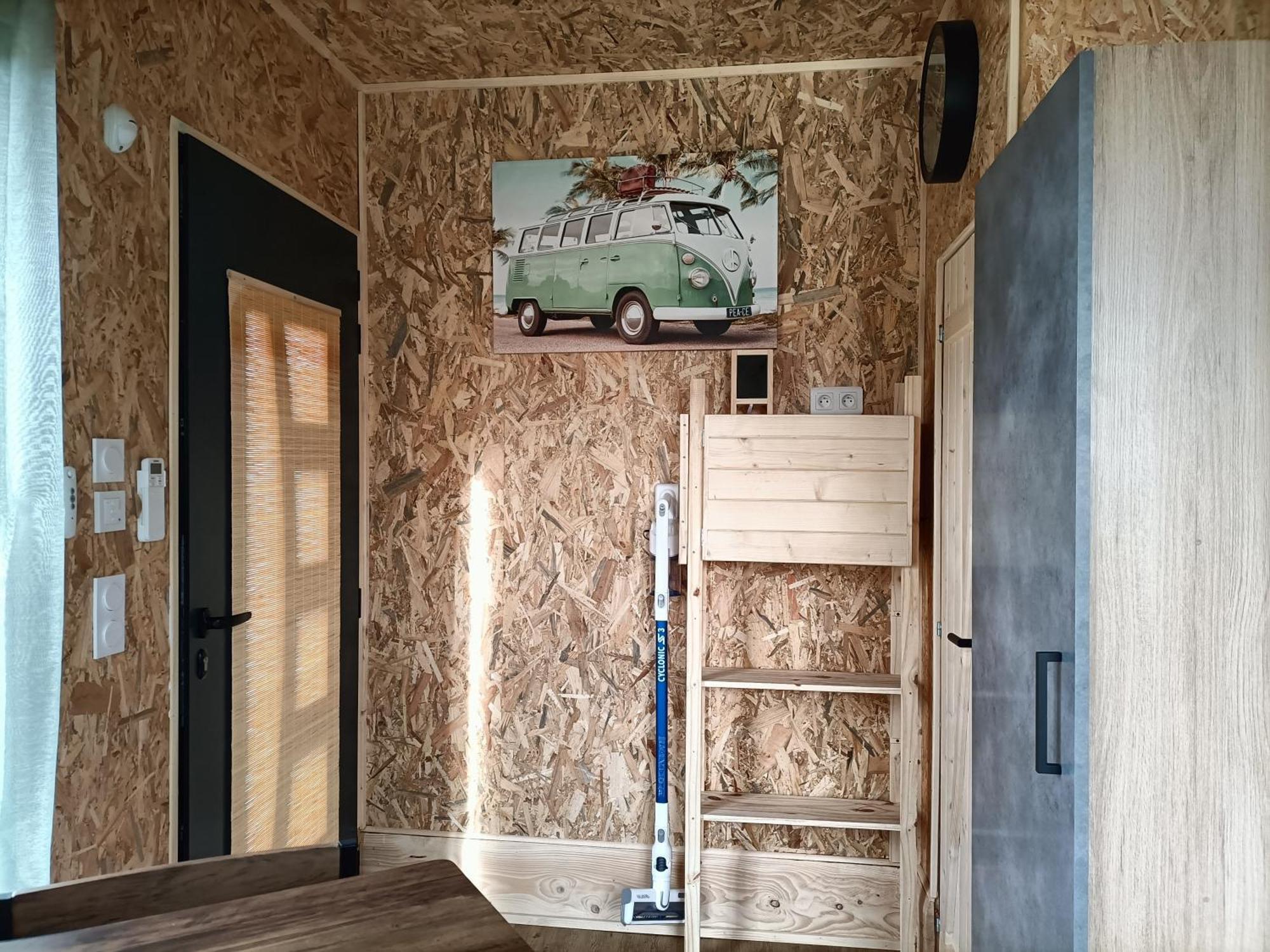 La Cabane Des Jours Heureux Saint-Laurent-de-Carnols Buitenkant foto